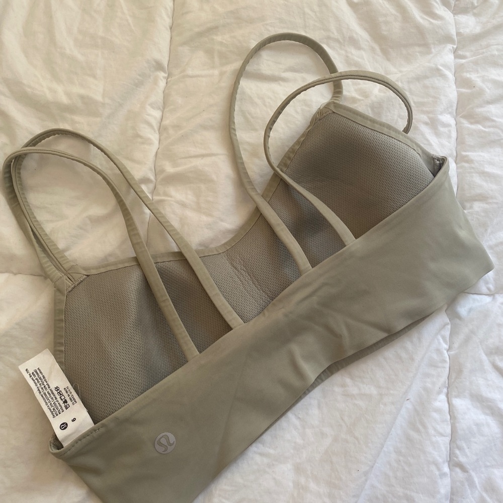 Lululemon like a cloud bra